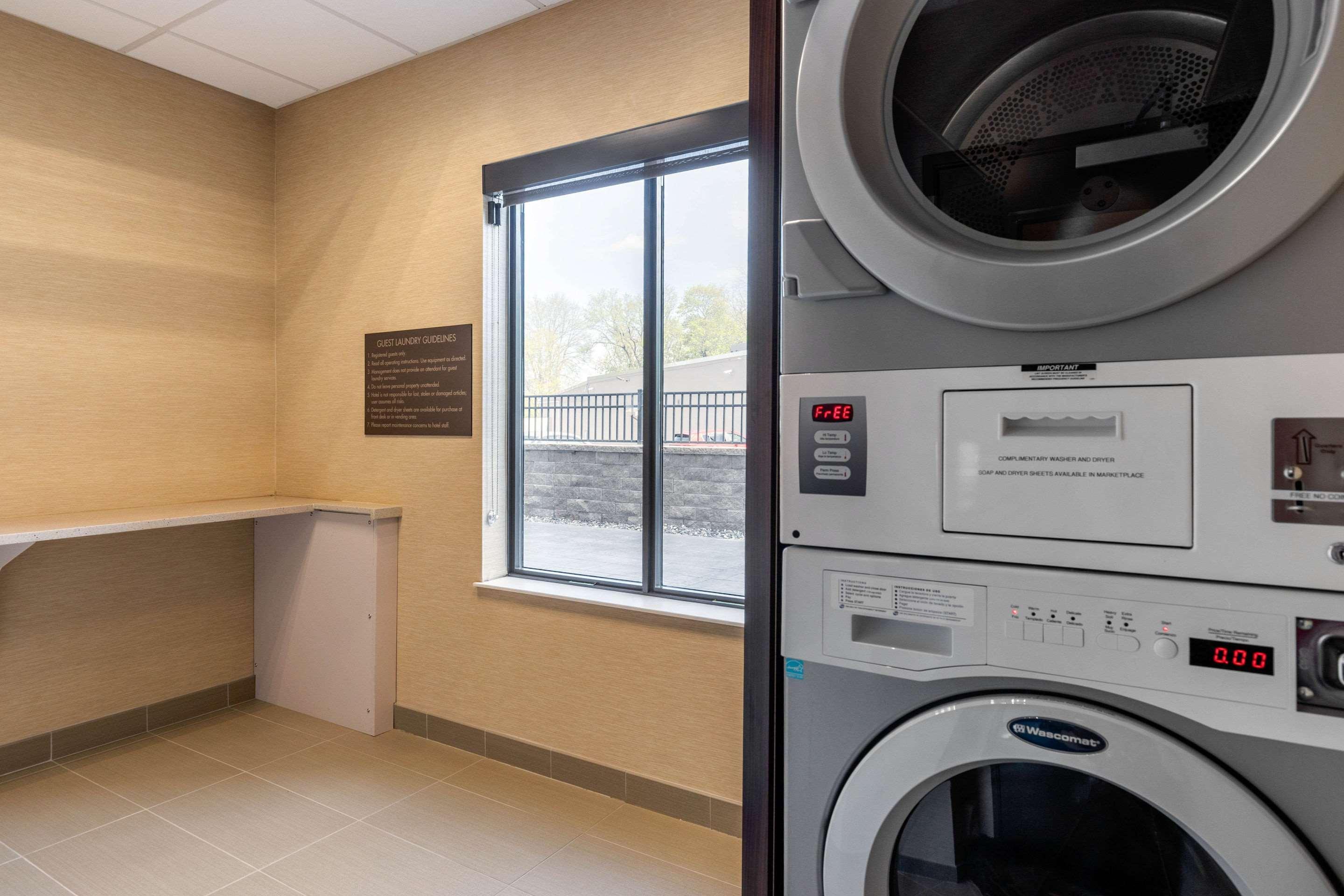 Comfort Inn & Suites Schenectady - Scotia Bagian luar foto