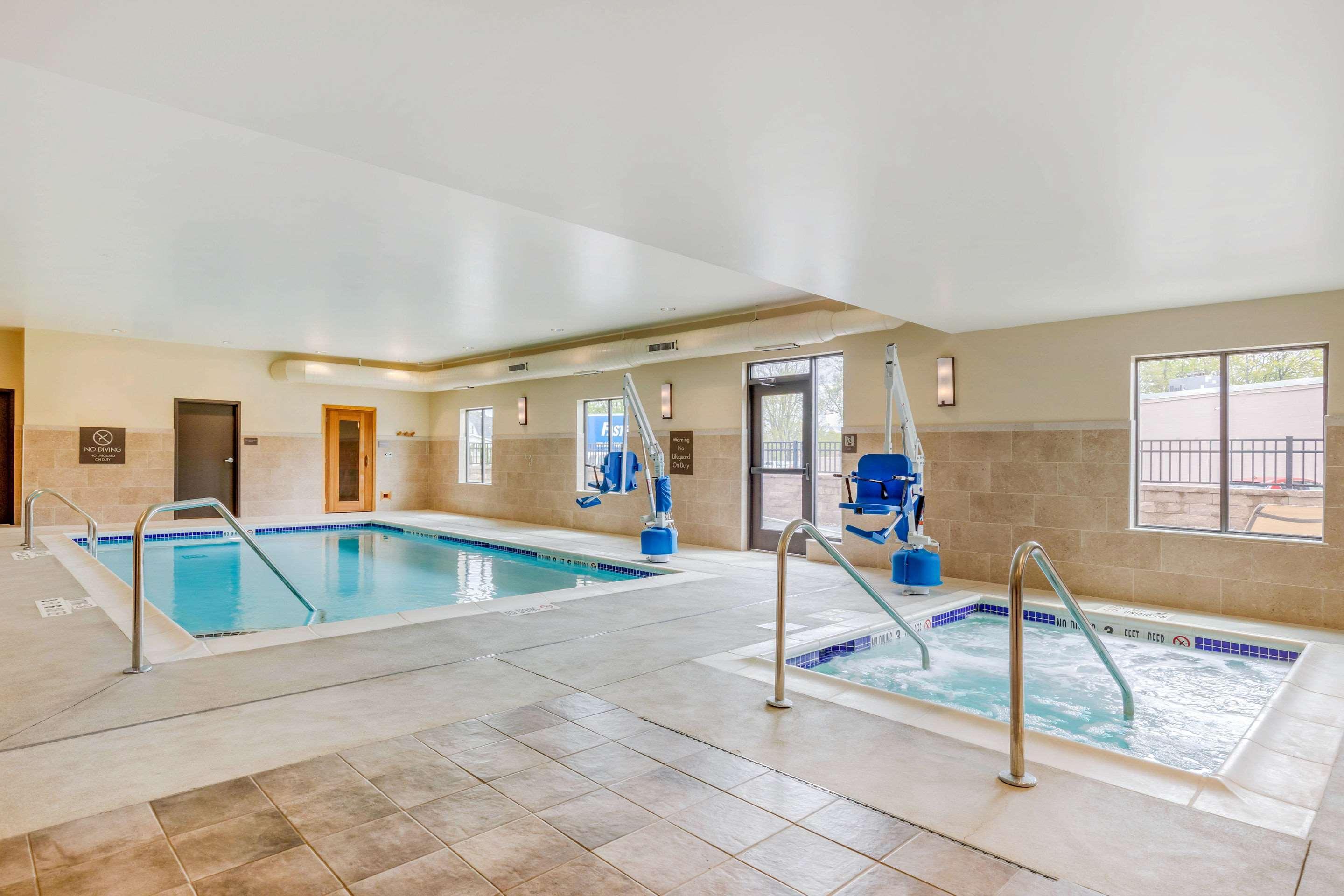 Comfort Inn & Suites Schenectady - Scotia Bagian luar foto