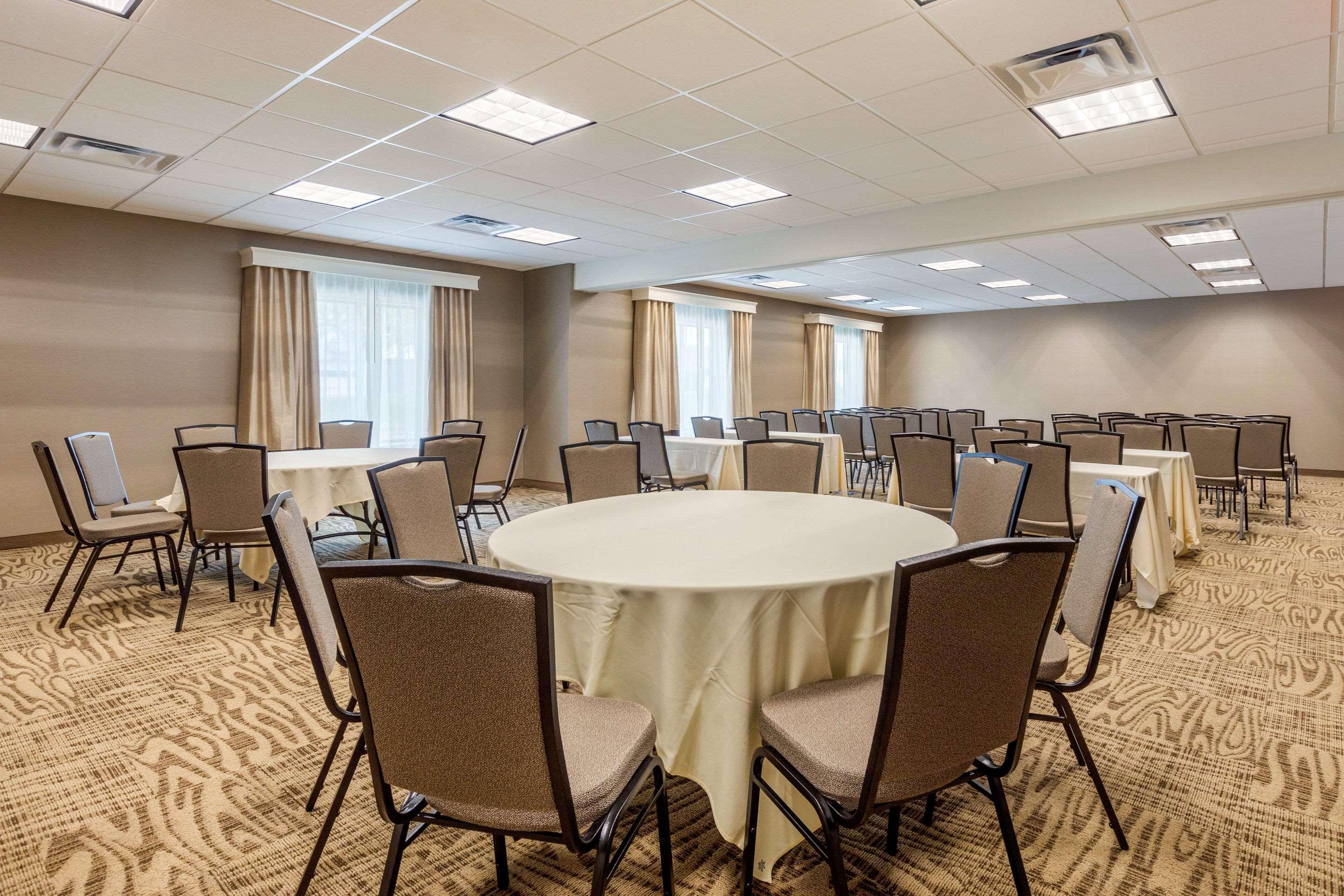 Comfort Inn & Suites Schenectady - Scotia Bagian luar foto